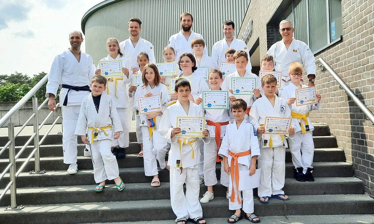 Vandaag legden een 50-tal jonge judoka's examens af voor een hogere graad