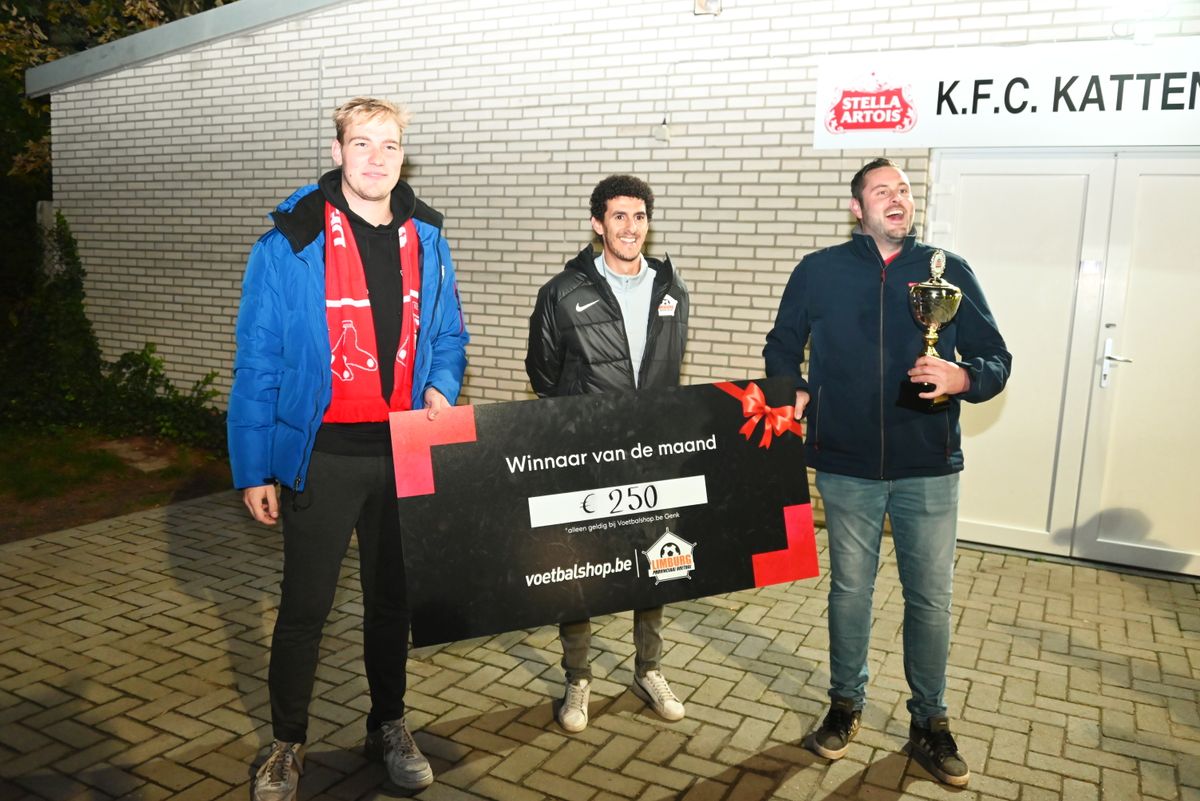 Supporters Kattenbos ontvangen hun prijs