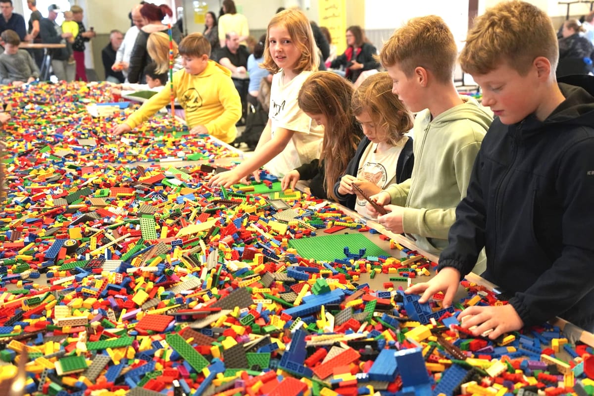 150 kilo Lego en Duplo blokjes bij Raak Barrier