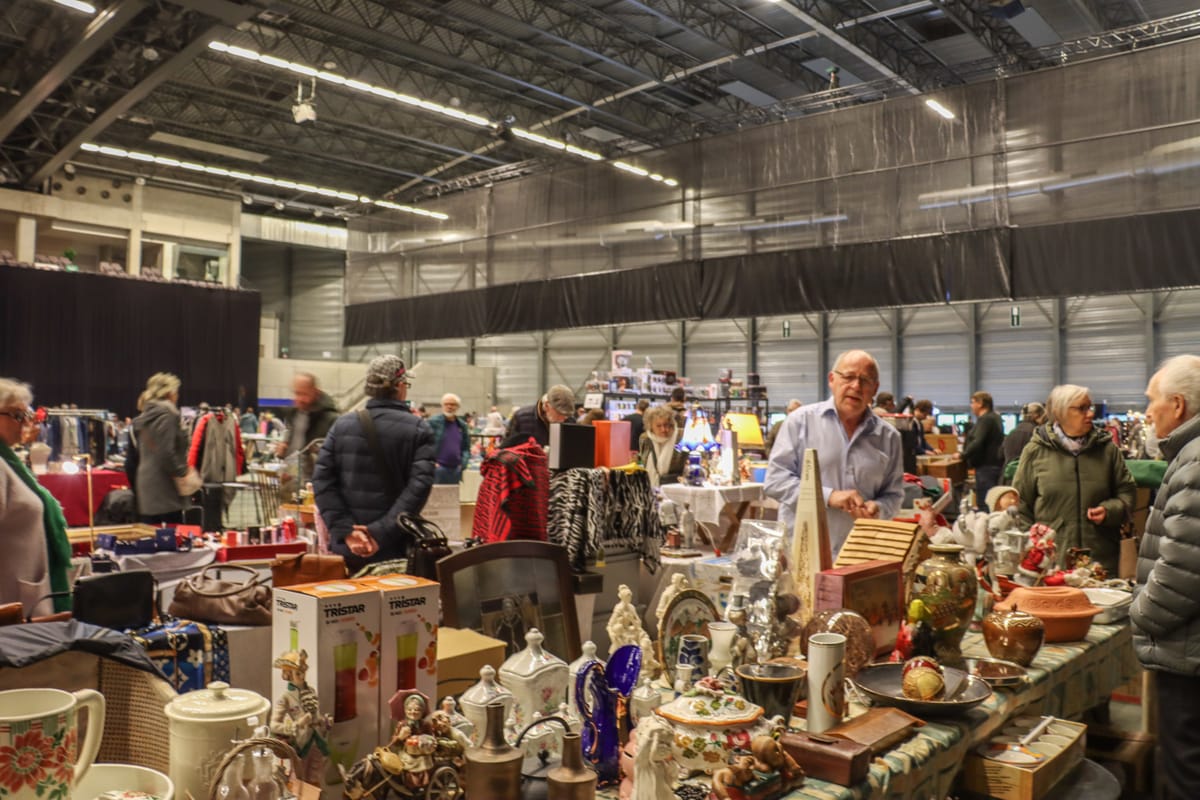 Mega rommelmarkt en hobbybeurs