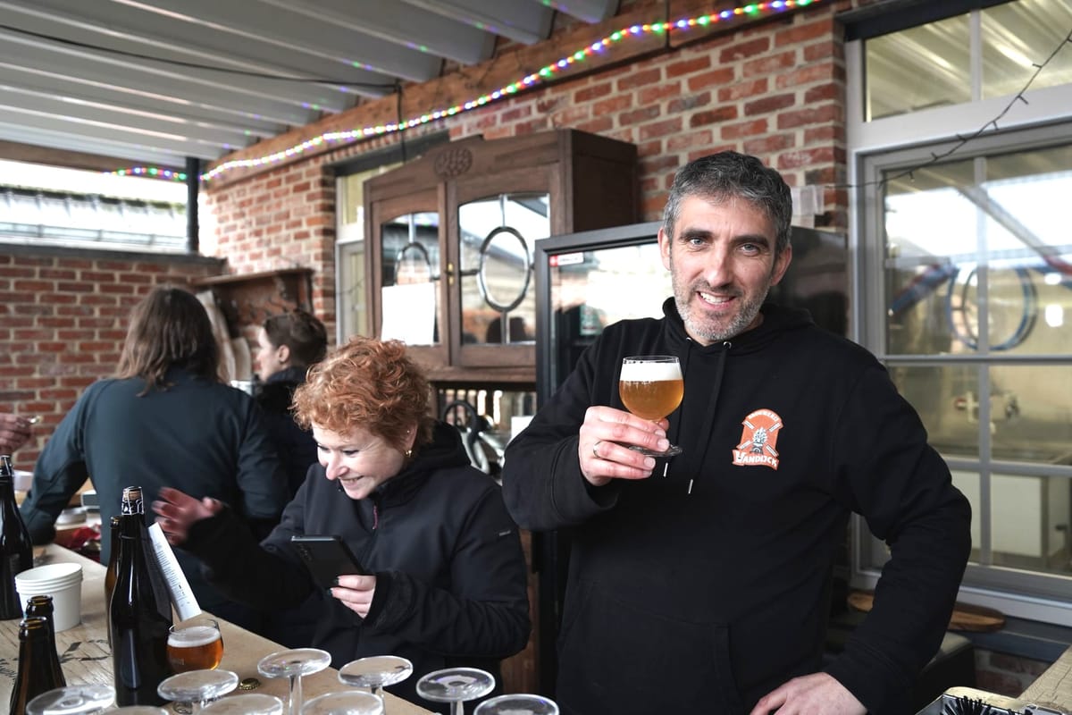 Pure gezelligheid in winterbar bij brouwerij Vandijck