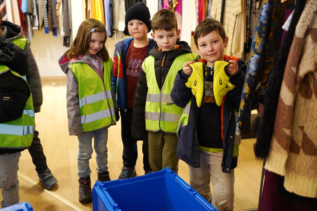 De Speling op bezoek in de Kringwinkel in de Kerkstraat