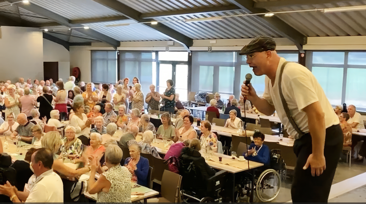 Bewoners Hoevezavel en Kapittelhof amuseren zich...