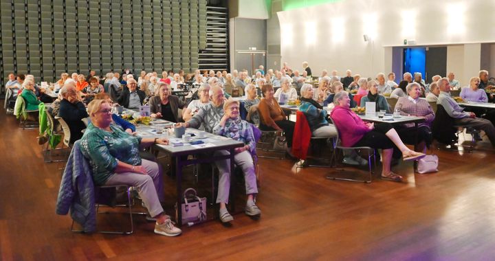 Goed gevulde zaal voor 'Seniorendagen'