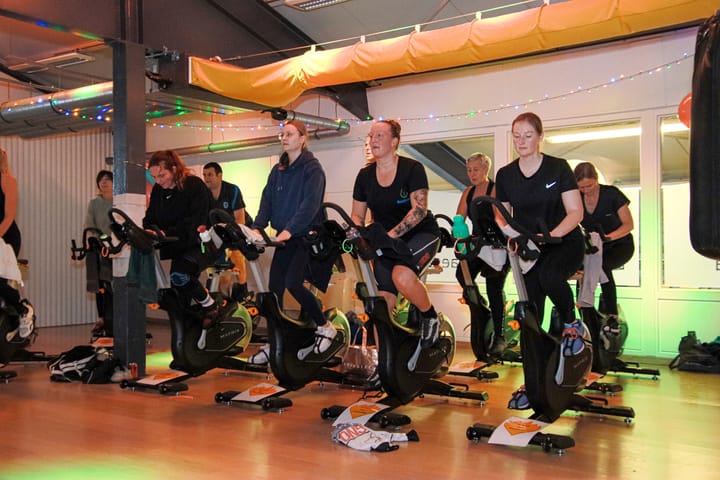 De warmste spinning marathon bij NRG Fitness