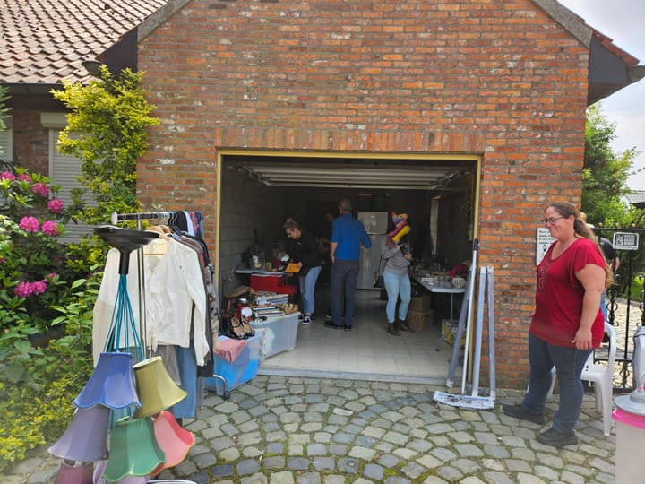 Garageverkoop zit er weer op...