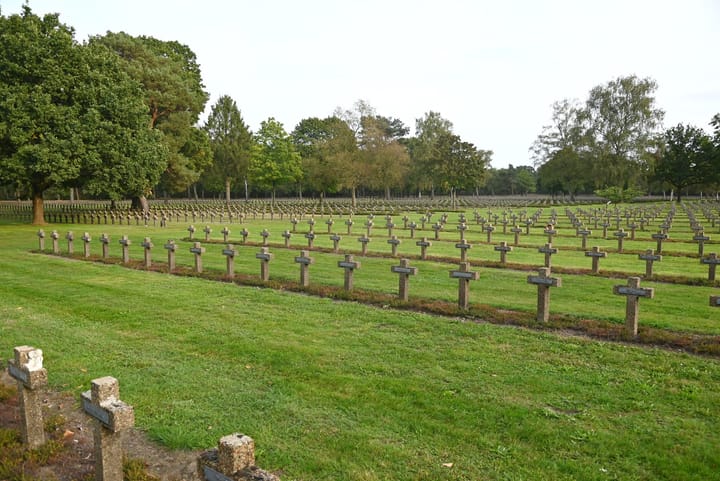 Educatief project op Duitse militaire begraafplaats te duur?