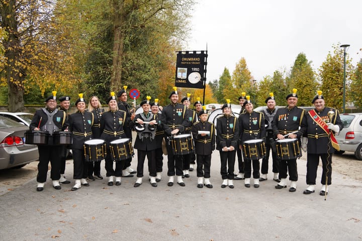 Koninklijke Harmonie viert traditie en trouwe leden op Sint-Ceciliafeest