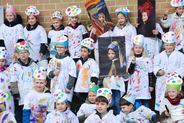 Carnavalsoptochten in onze scholen