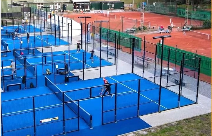 Vandalisme op tennisterreinen Kolonie van Lommelse tennisclub